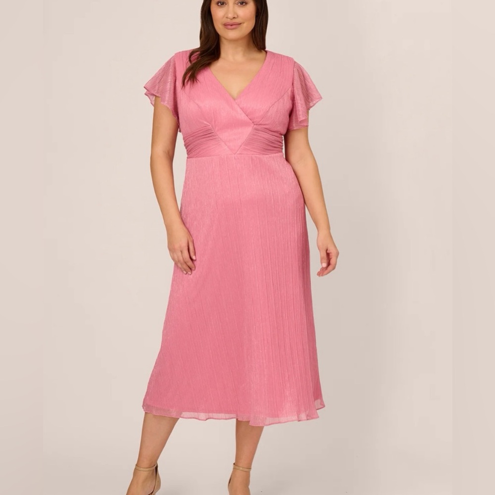 NWT- Adrianna Papell Crinkle Mesh Midi Dress Flutter sleeves in Faded Rose in 26